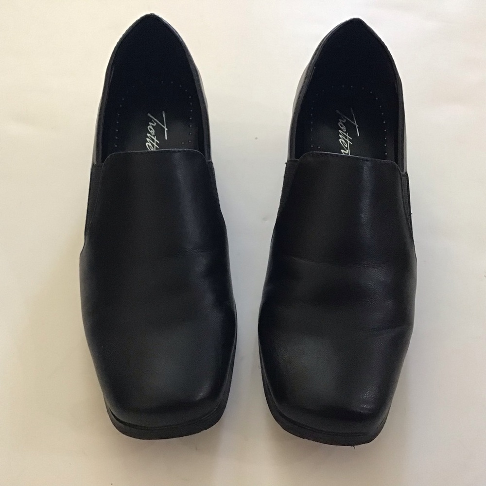 Trotters  Ash Loafer Women’s Size 6M Black Square Toe -Pre-owned